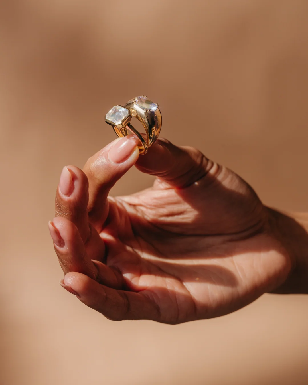 2.36ct Moonstone Double-Prong Cloud Ring - Image 5