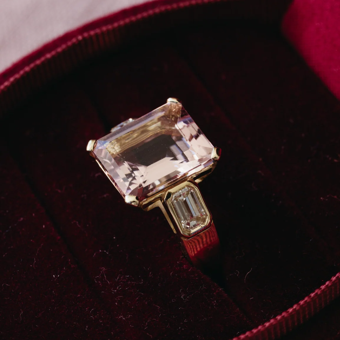 3.85ct Pink Beryl & Diamond Three Stone Ring - Image 5