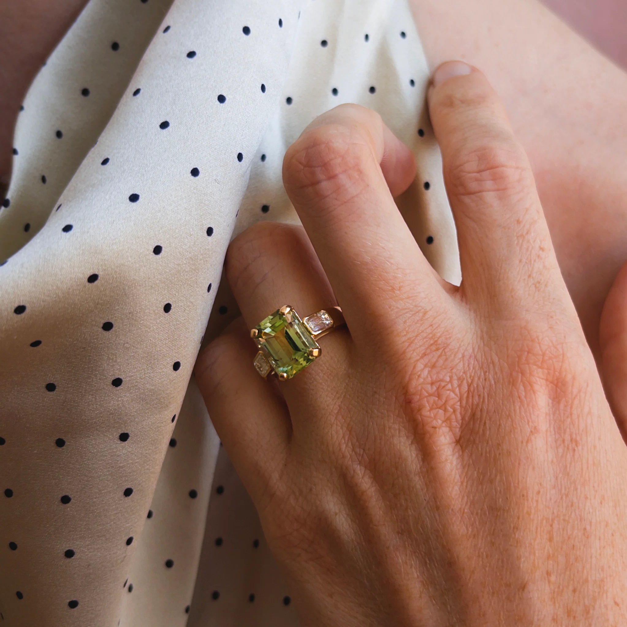 4.18ct Green Tourmaline & Diamond Three Stone Ring - Image 3