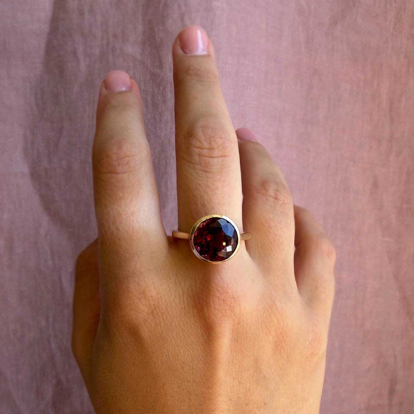 8.24ct Round Tourmaline Bezel Ring - Image 4