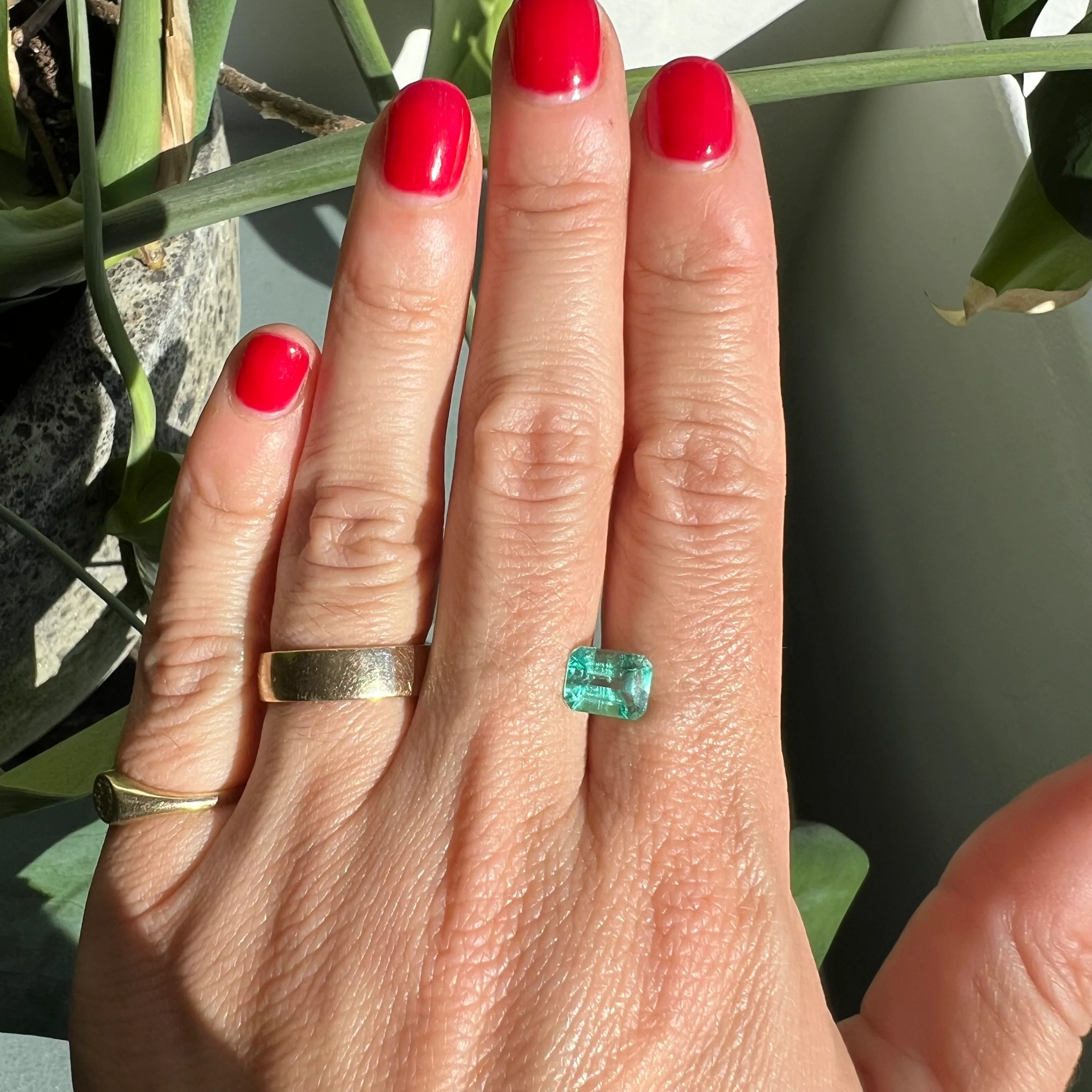 BESPOKE 1.54CT MUZO EMERALD - Image 2