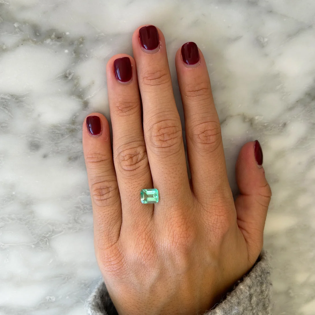 BESPOKE 1.54CT MUZO EMERALD - Image 4