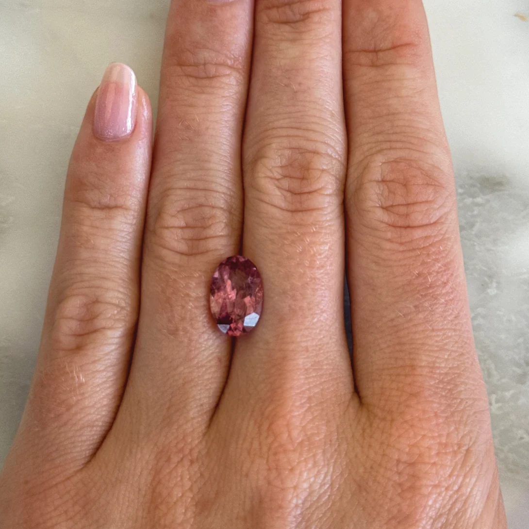 Bespoke 3.42ct Dark Pink Spinel - Image 2