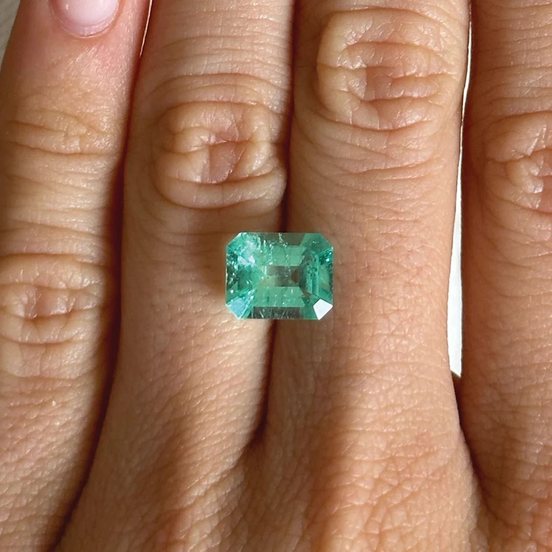Bespoke 2.41ct Muzo Emerald - Image 2