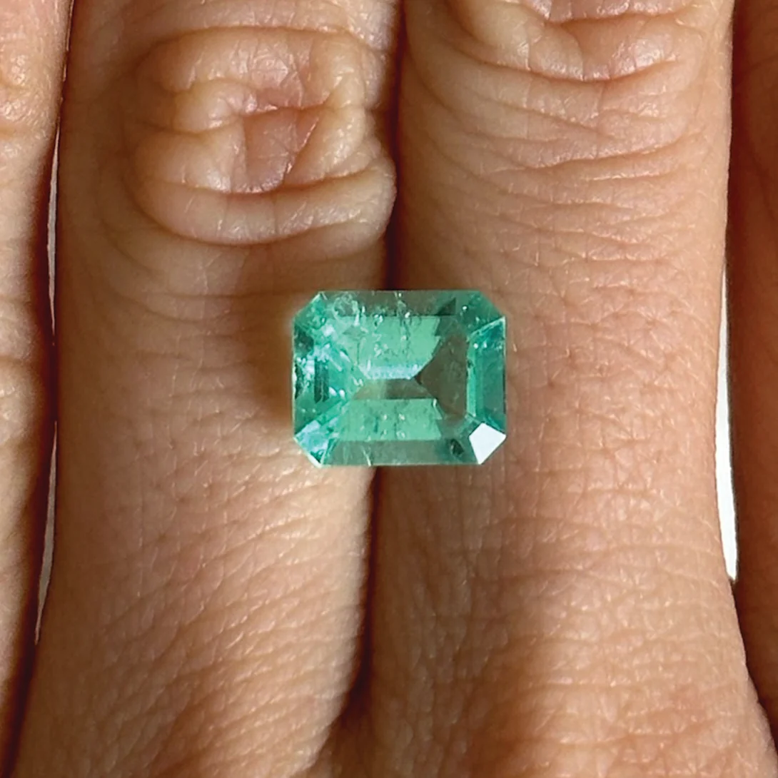 Bespoke 2.41ct Muzo Emerald - Image 3