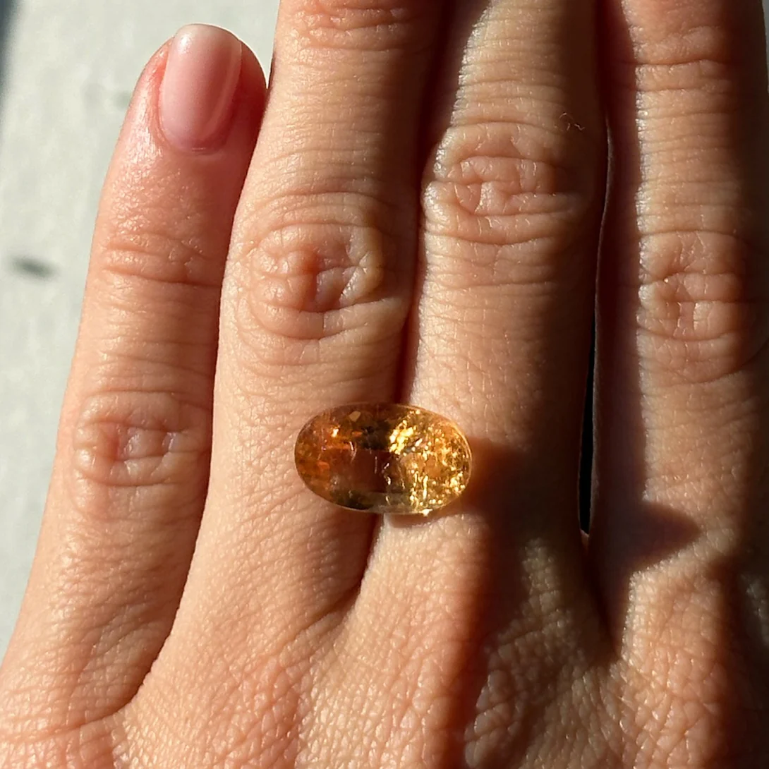 BESPOKE 8.10CT IMPERIAL TOPAZ - Image 3