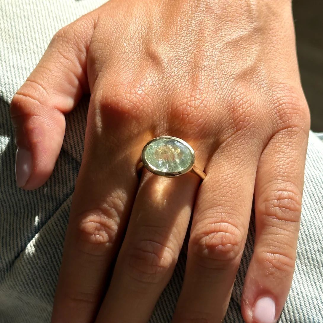 LIGHT GREEN OVAL BERYL RING - Image 4