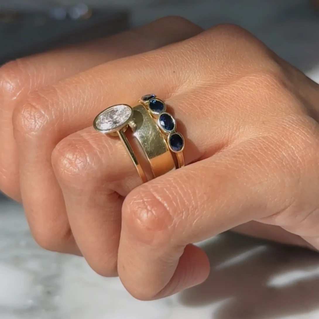 Sapphire Oval Bezel Ring - Image 2