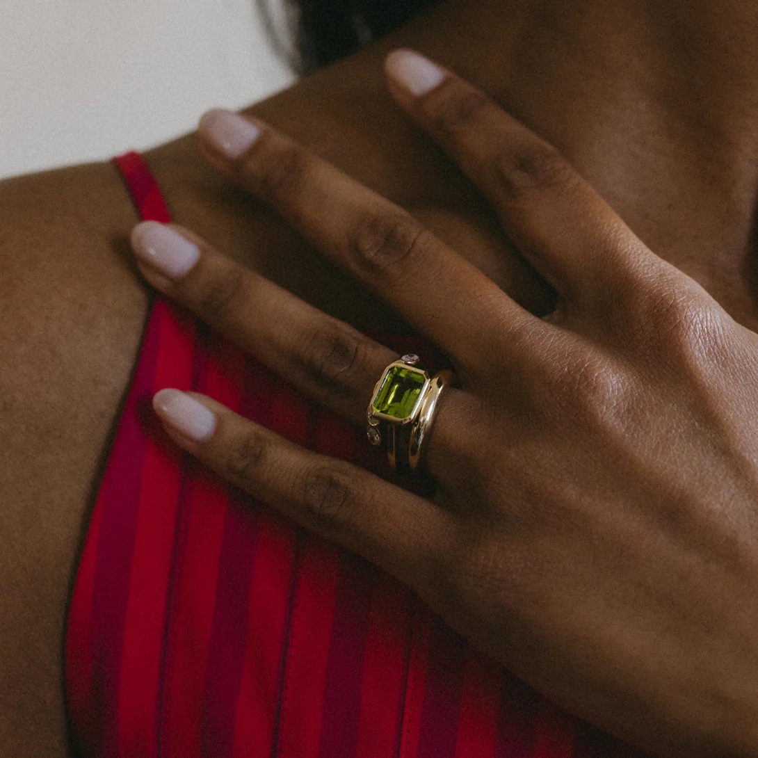 Peridot Julia Birthstone Ring - Image 3