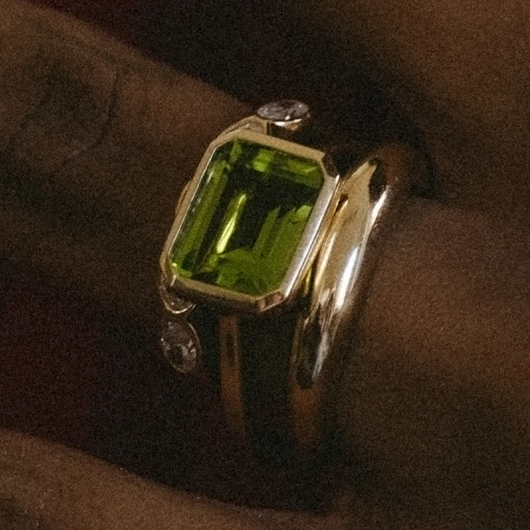 Peridot Julia Birthstone Ring - Image 4